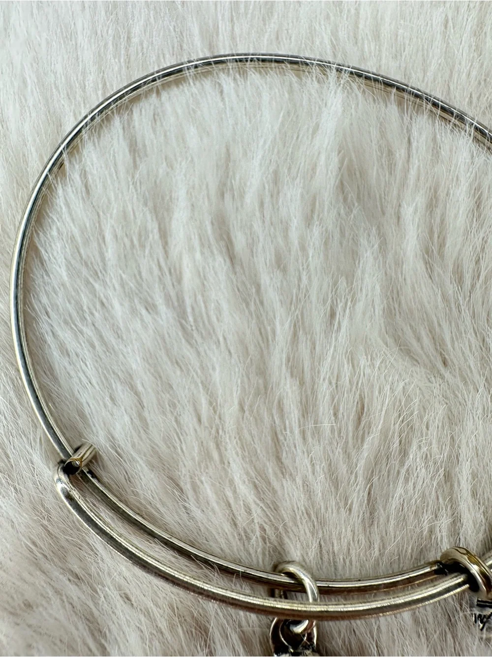 Alex & Ani Silver Heart 3 stud Charm  Bracelet - Picture 10 of 16